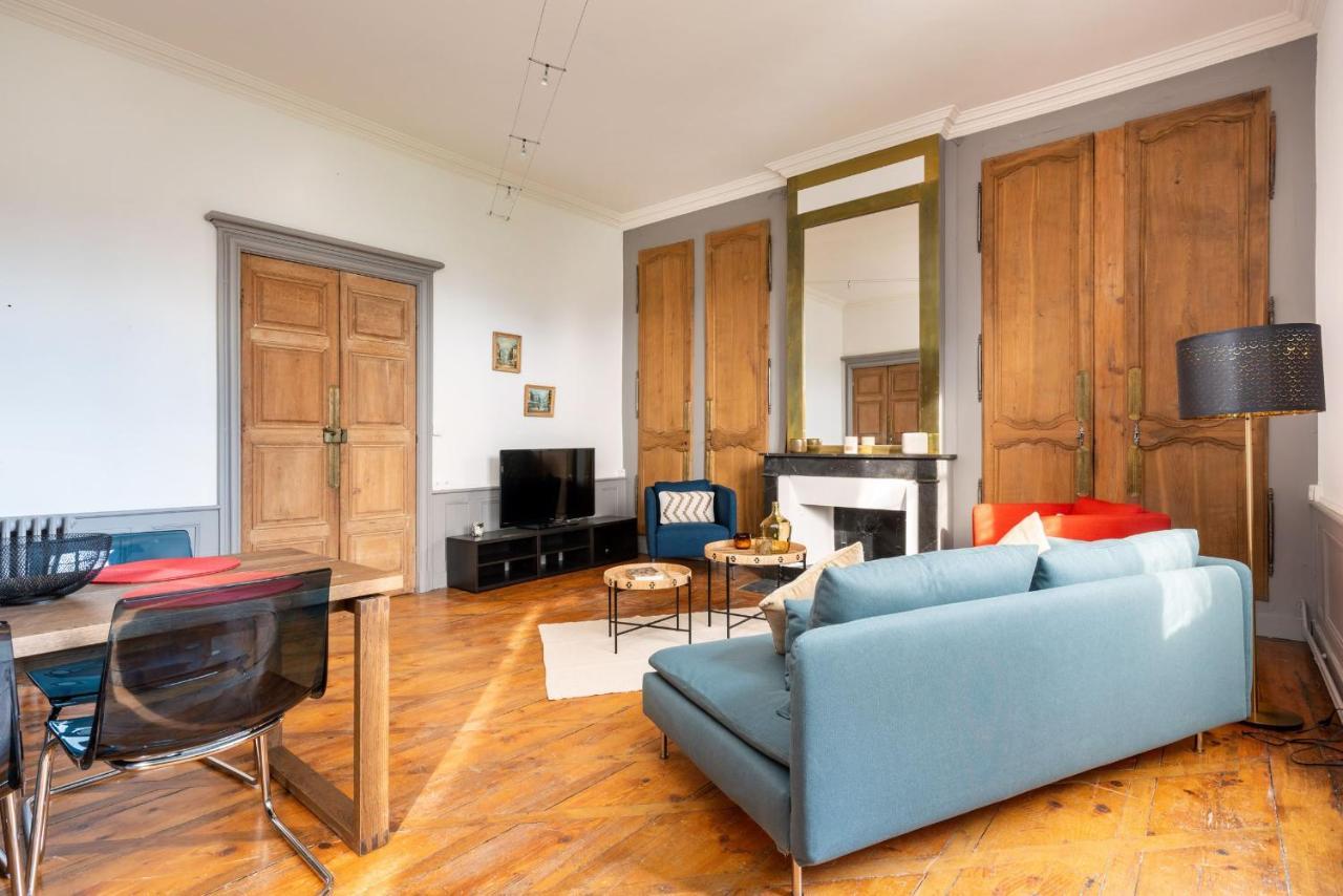 Appartements Au Chateau Ars Ars-sur-Formans Exteriér fotografie